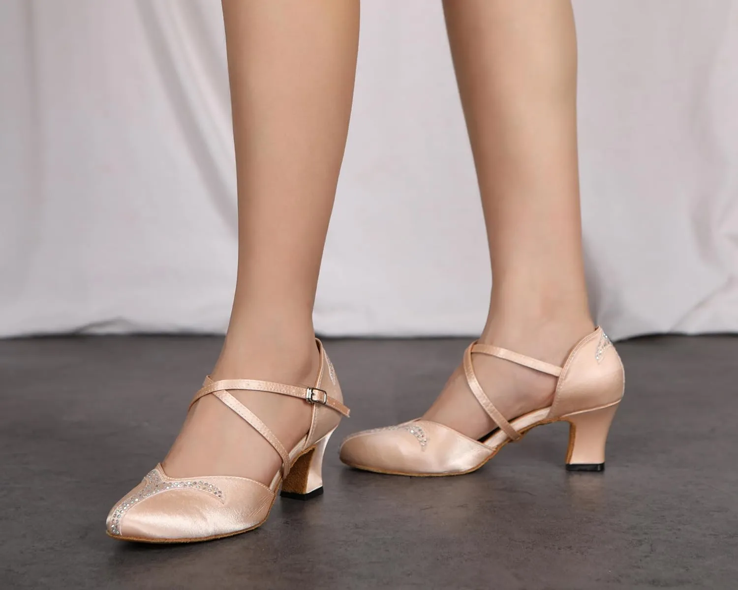 AOQUNFS Women's Latin Dance Shoes Closed Toe Salsa Ballroom Practice Performance Dancing Shoes,Model L617