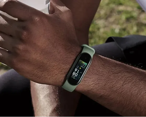 Fitness Tracker Bracelet – AMOLED Screen Smart Activity Wristband
