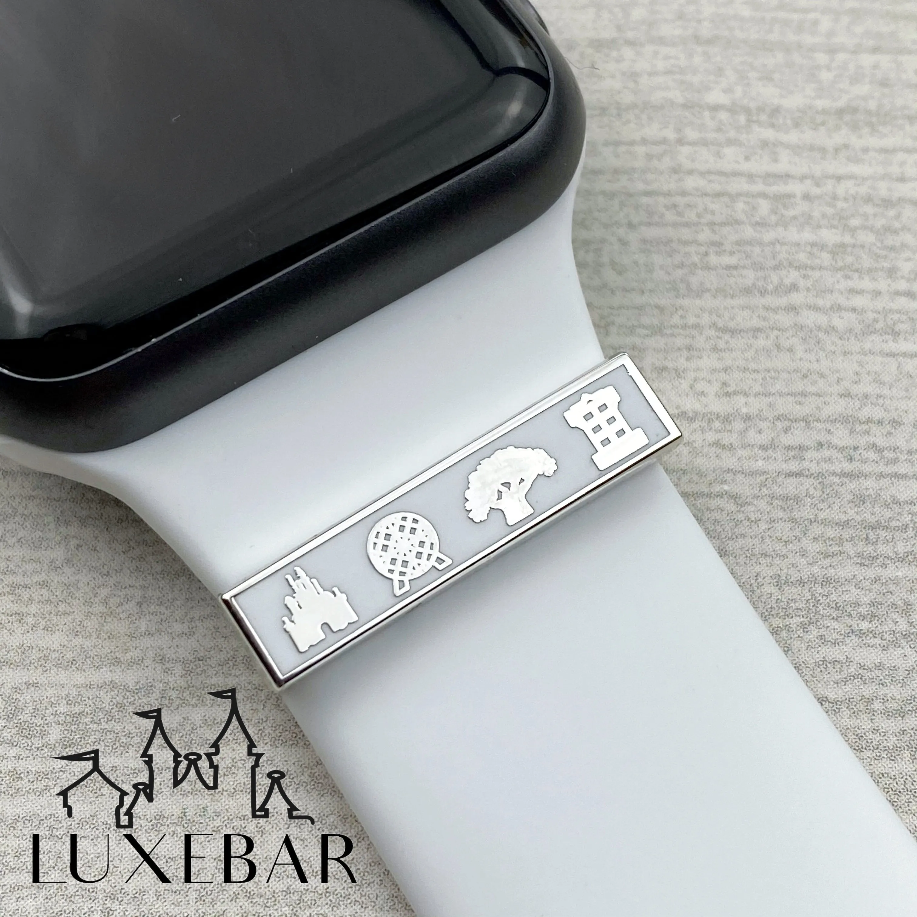 LuxeBar ~ Four Parks One World ~ White